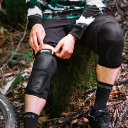 TSC Super Slim V2 Knee Pads Black M (JUNIOR)